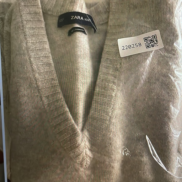 Zara Woman%100 Cashmere Sweater - Picture 3 of 4